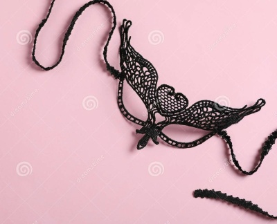 Кружевная маска