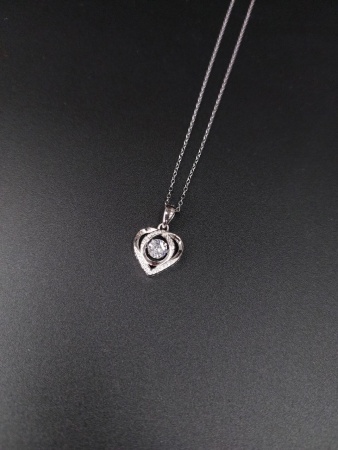 Шкатулка серая с фигурным мылом и серебряным кулоном с полудрагоценным белым камнем - Подарок любимой девушке