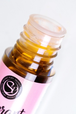 Блеск для губ с эффектом жидкой вибрации Secret Play, вкус пончика