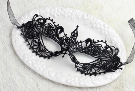 Ажурная маска