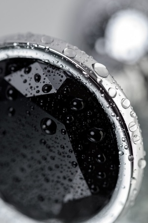 Большая анальная из металла пробка с кристаллом (диаметр 4 см)