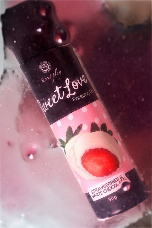 Съедобный массажный гель для сосков и интимных зон Secret Play - вкус белого шоколада и клубники