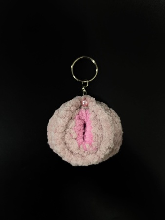 Брелок в виде вагины "Женское достоинство" (ручная работа)