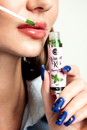 Блеск для губ с эффектом жидкой вибрации Secret Play, вкус мяты