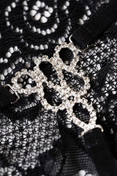 Трусики - стринги с украшением Valerie